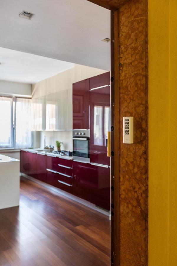 Rosselli 13 Milan Apartment Milão Exterior foto